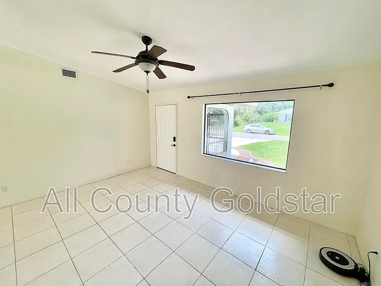 23185 Nancy Ave — Photo 4