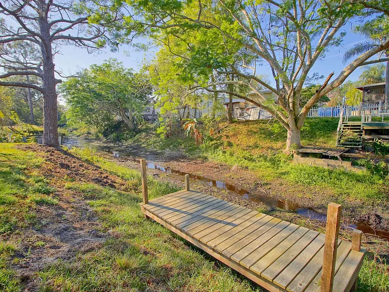 5054 Marina Dr — Photo 22