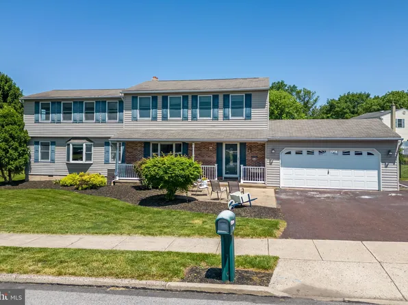 1525 Liberty Bell Dr, Harleysville, PA 19438