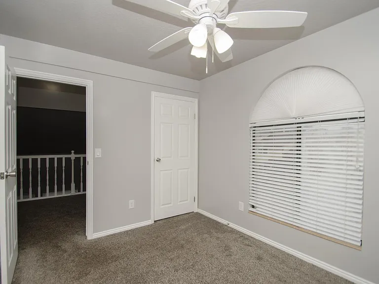 1113 Country Hills Dr #D1 — Photo 9