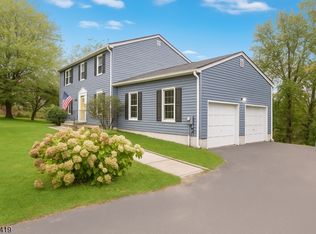 3 Fieldcrest Dr, Hackettstown, NJ 07840