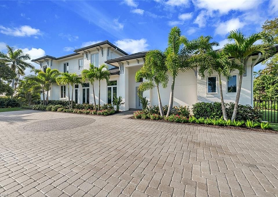 662 Banyan Blvd Naples Fl 34102 Zillow