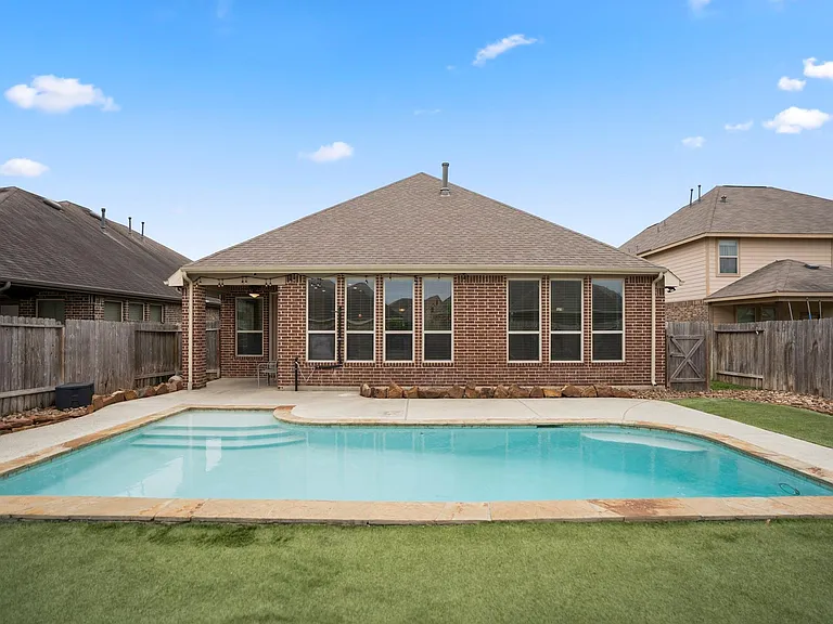 22310 Taren Ct — Photo 35