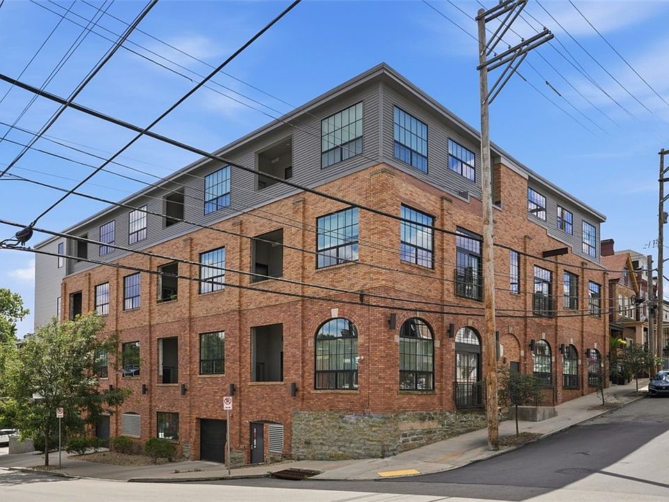 1st image of 622 Gross St Unit 106