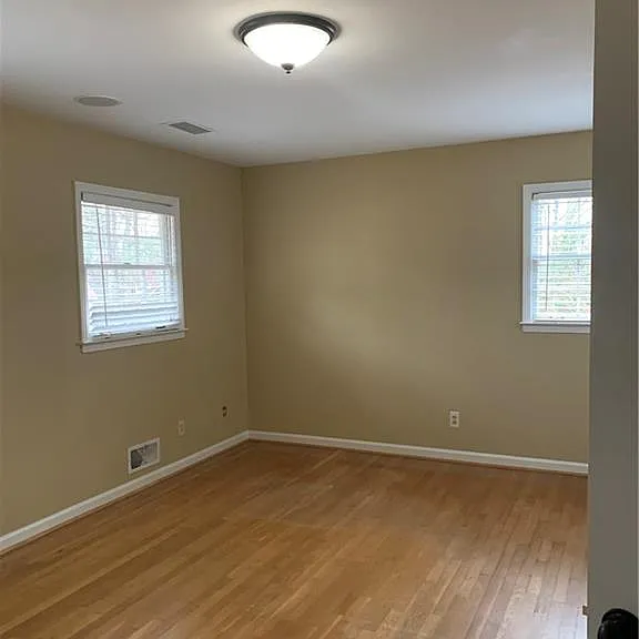 3896 Parkcrest Dr — Photo 9