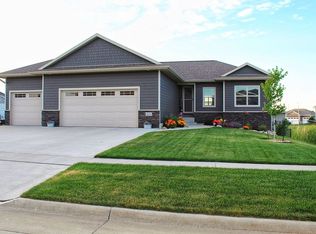 2029 Reese Rd, Cedar Falls, IA 50613