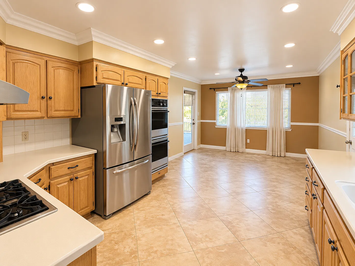 3 bed, 1408 sqft, $5,190 — Photo 2