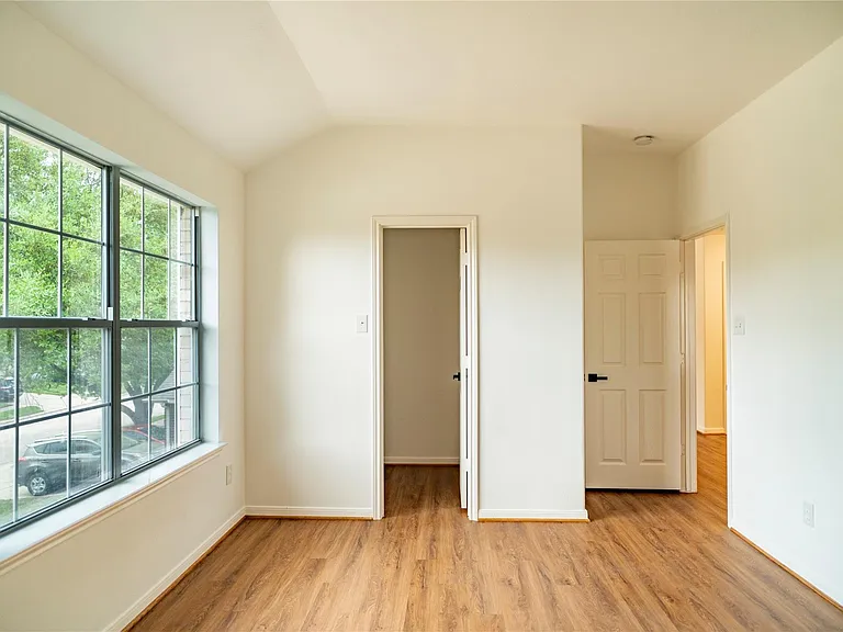 16327 Woma Ct — Photo 10