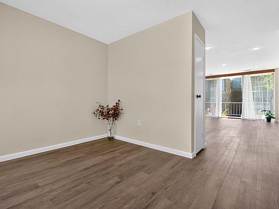 4th image of 3932 Bel Pre Rd APT 6