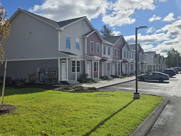 2-5 Megway Ct — Photo 5