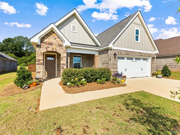 709 Harbin Dr, Prattville, AL 36066
