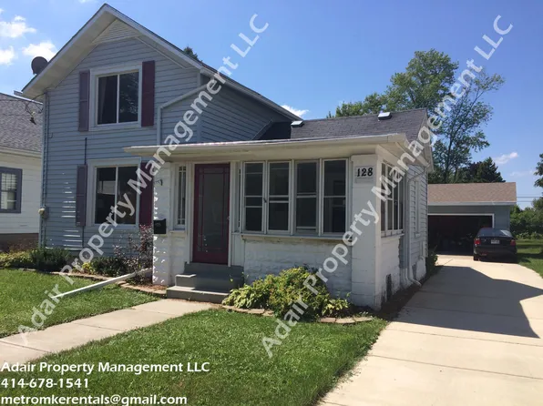 128 Waverly Pl, Waukesha, WI 53186