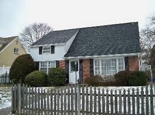 6963 Pawling St, Philadelphia, PA 19128