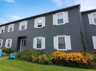 105 Twin Oaks Ter, South Burlington, VT 05403