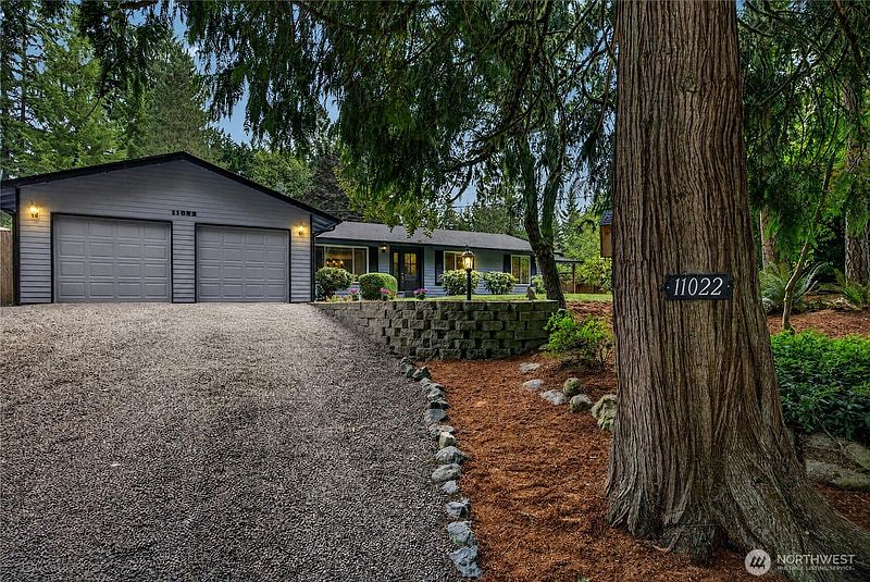 2nd image of 11022 320th Avenue NE
