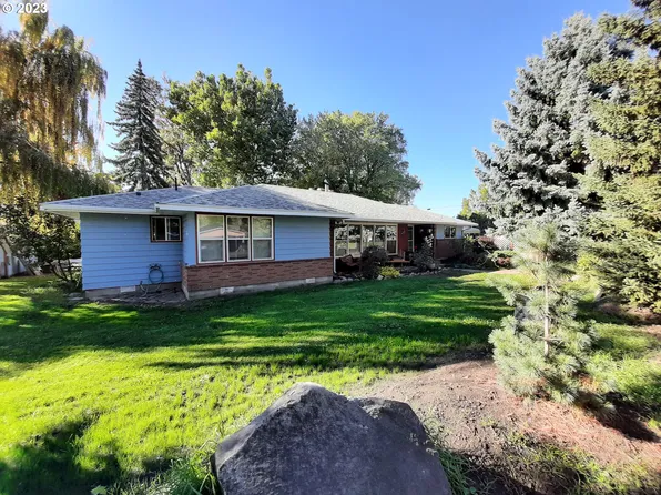 864 N College St, Union, OR 97883