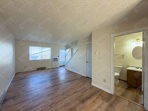 5th image of 7104 Robin Dr