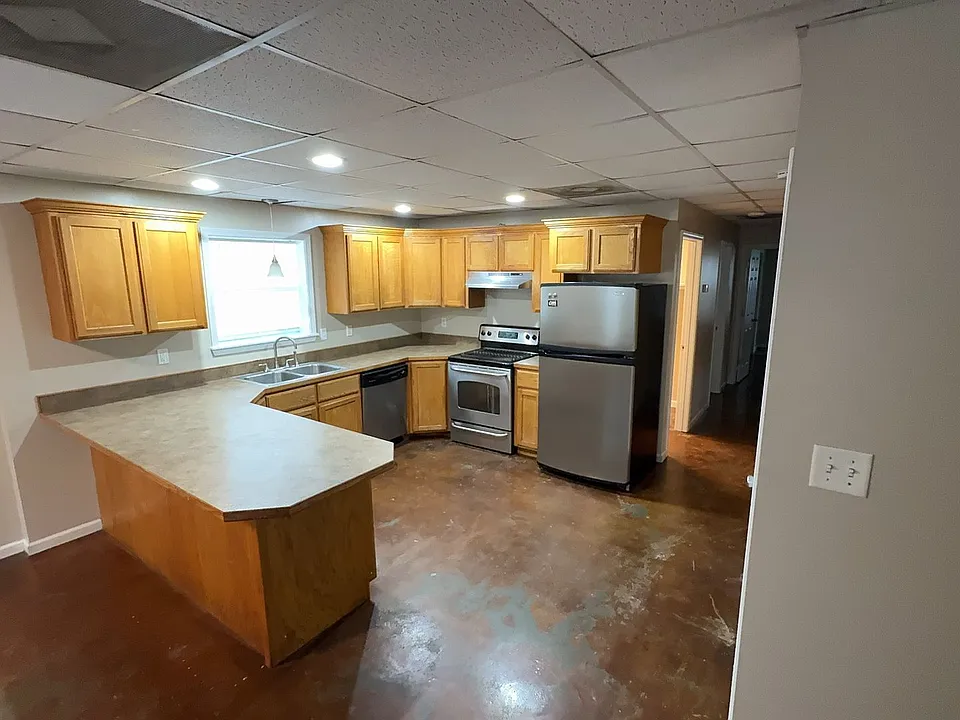 147 Eureka Dr