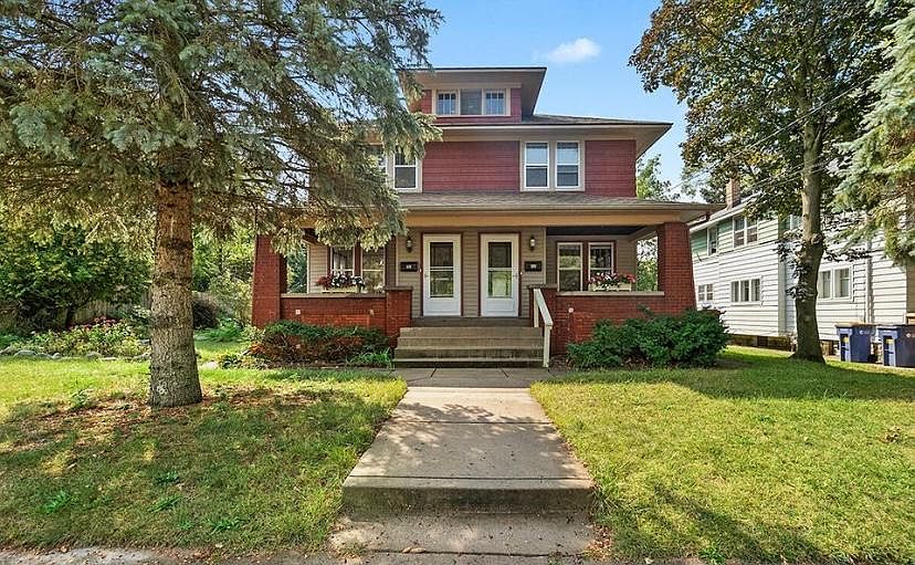 1st image of 608 Barnett St NE