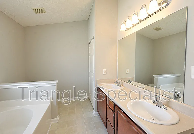 1909 Raj Dr — Photo 9