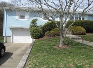 5 Mulberry Ln, Lincoln, RI 02865