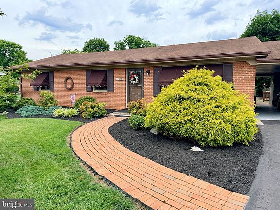 3rd image of 11917 Comanche Dr
