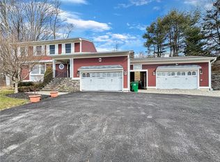 21 Susan Dr, Poughquag, NY 12570