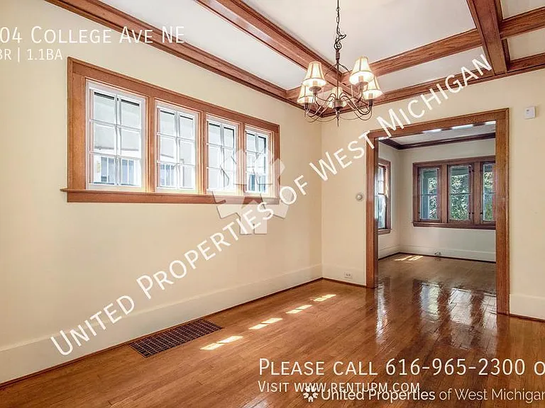 304 College Ave NE — Photo 11