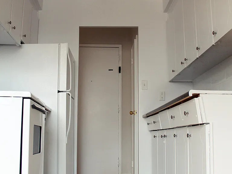 900 Jane St #B6 — Photo 6
