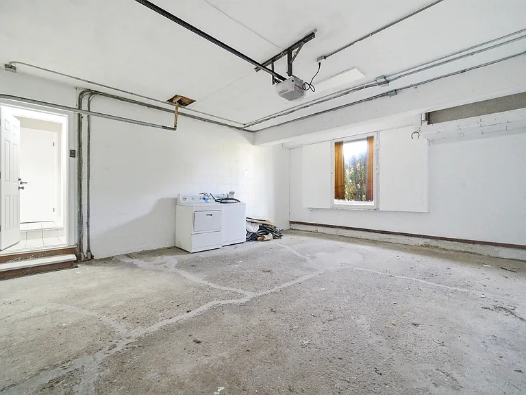 4037 Washington Blvd — Photo 32
