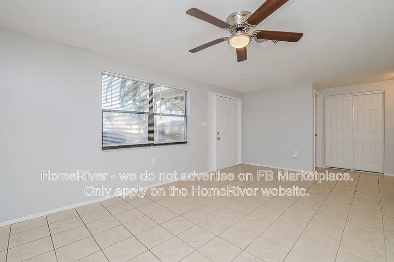 3 bed, 2.0 bath, 1083 sqft, $2,075 — Photo 2