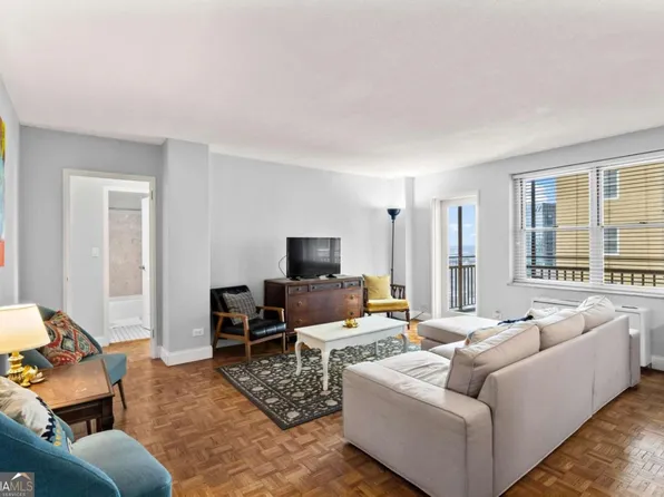 300 Peachtree St NE APT 20O, Atlanta, GA 30308