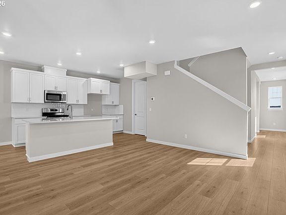 5th image of 18675 SW Sugarloaf Ln