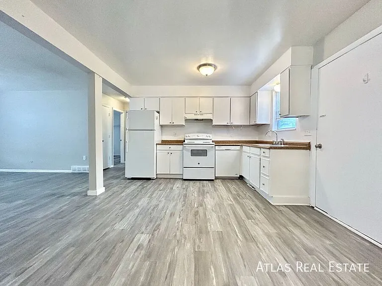 331 N Columbine St #D — Photo 2