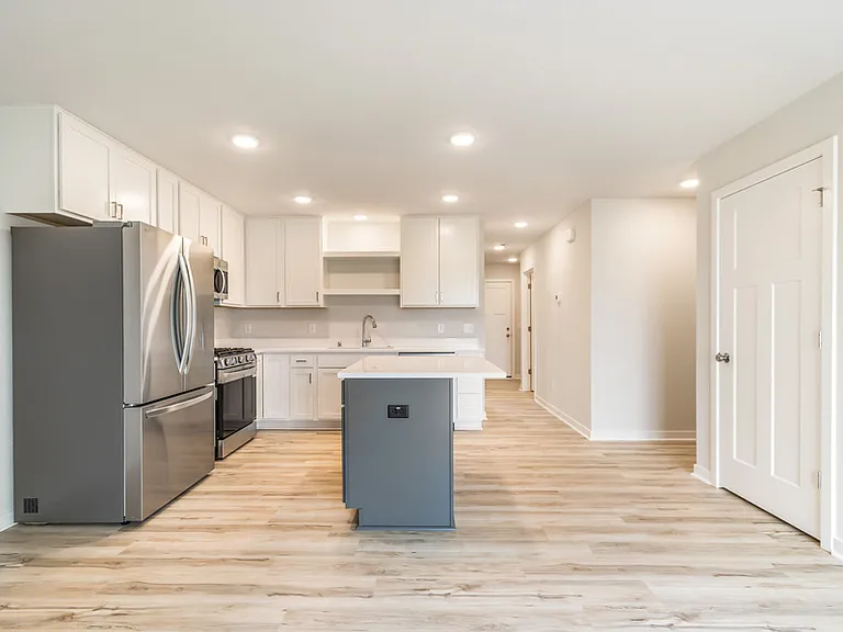 W219N16241 Primrose Ct #1 — Photo 3