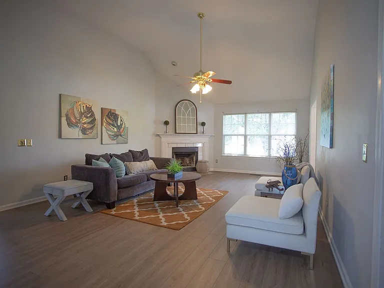 3441 Cross Meadow Dr — Photo 3