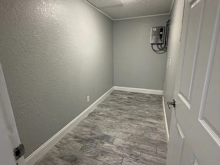 Strawberry Place Apartments — Photo 21