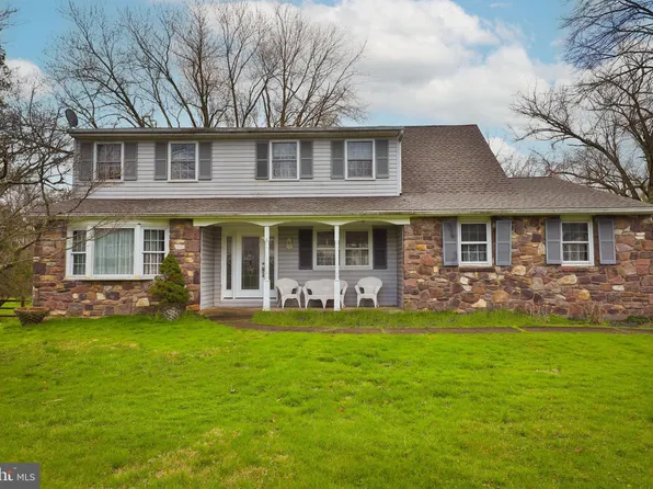 14 Sunnybrook Dr, Doylestown, PA 18901