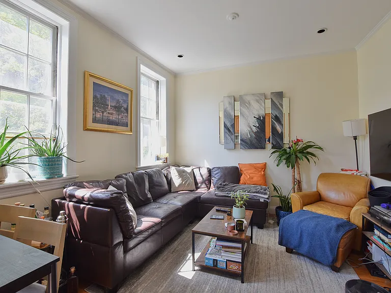 626 Hudson St #2 — Photo 2