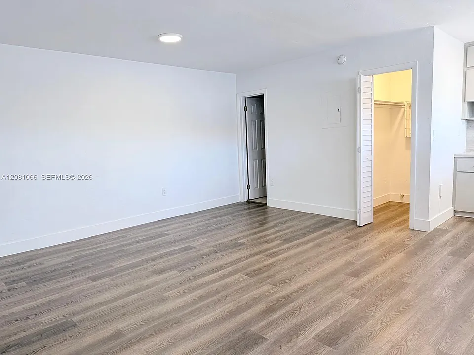 100 Madeira Ave #7