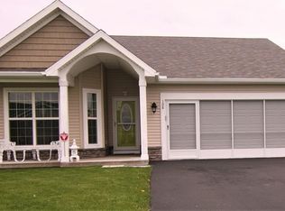 108 Falkirk Pl, Greece, NY 14612