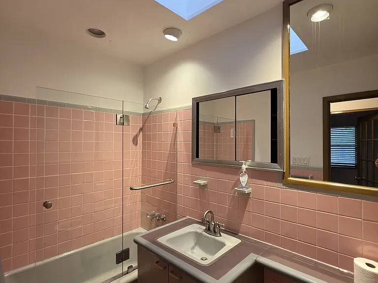 64-73 Alderton St #3 — Photo 23
