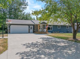 405 S Lake St, Hendricks, MN 56136