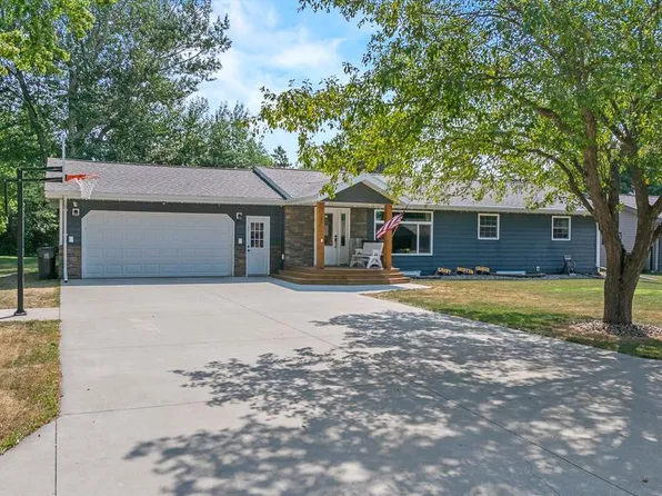405 S Lake St, Hendricks, MN 56136