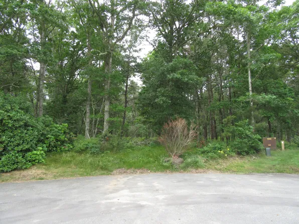 20 Julia Court, Harwich, MA 02645