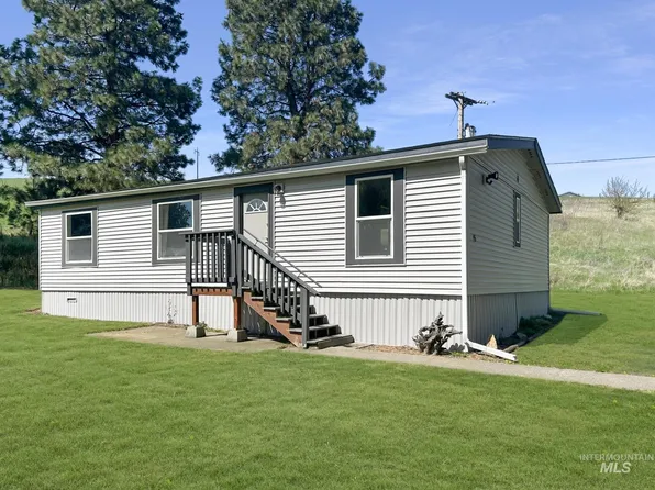 4325 Lenville Rd Trailer 15, Moscow, ID 83843