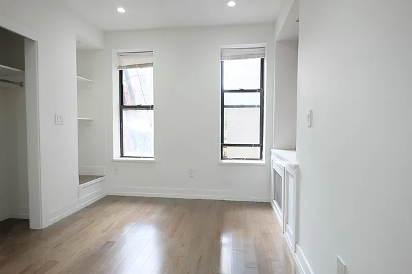 Rented by Triplemint | media 22