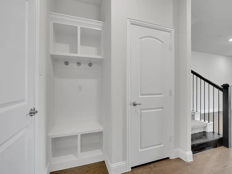 7929 Bayside Dr — Photo 16