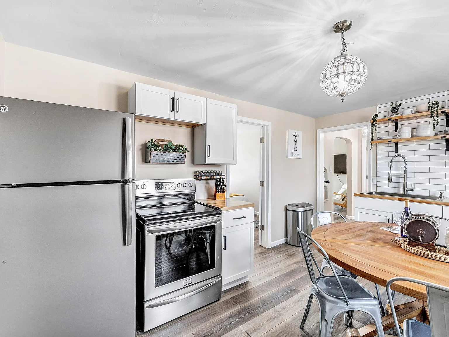2 bed, $6,750 — Photo 3