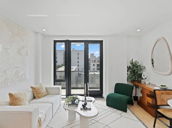 27-23 Crescent St #3D, Astoria, NY 11102